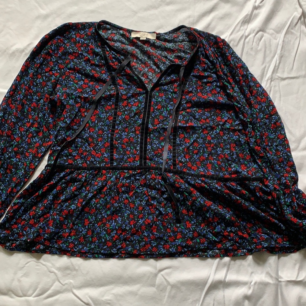 Loft size Large floral pattern shirt